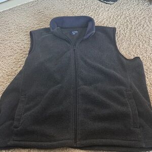 Basic Editions Men's Black Fleece Vest